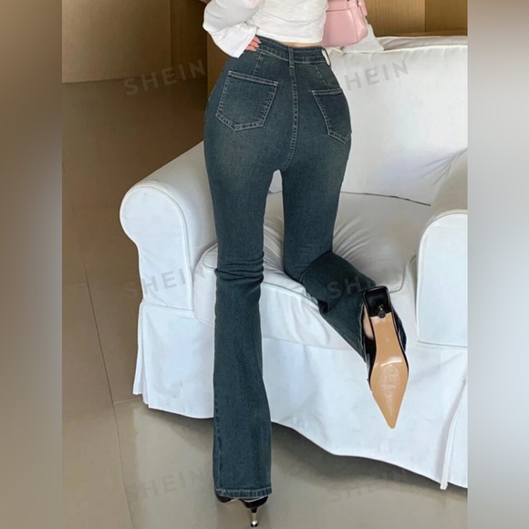 Dark Washed Flared Jeans - Picture 2 of 5